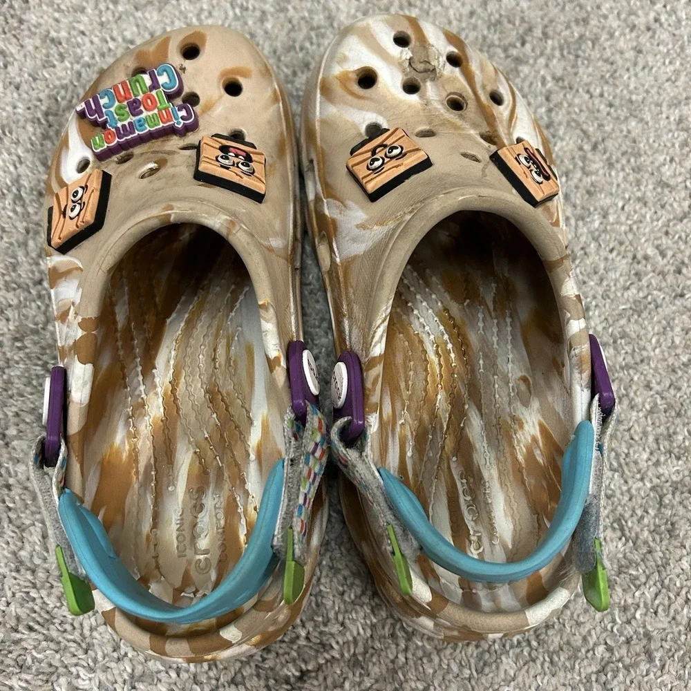 Crocs‎ Limited Edition Cinnamon Toast Crunch Clogs 207925-J3 Junior Size 3 Brown
